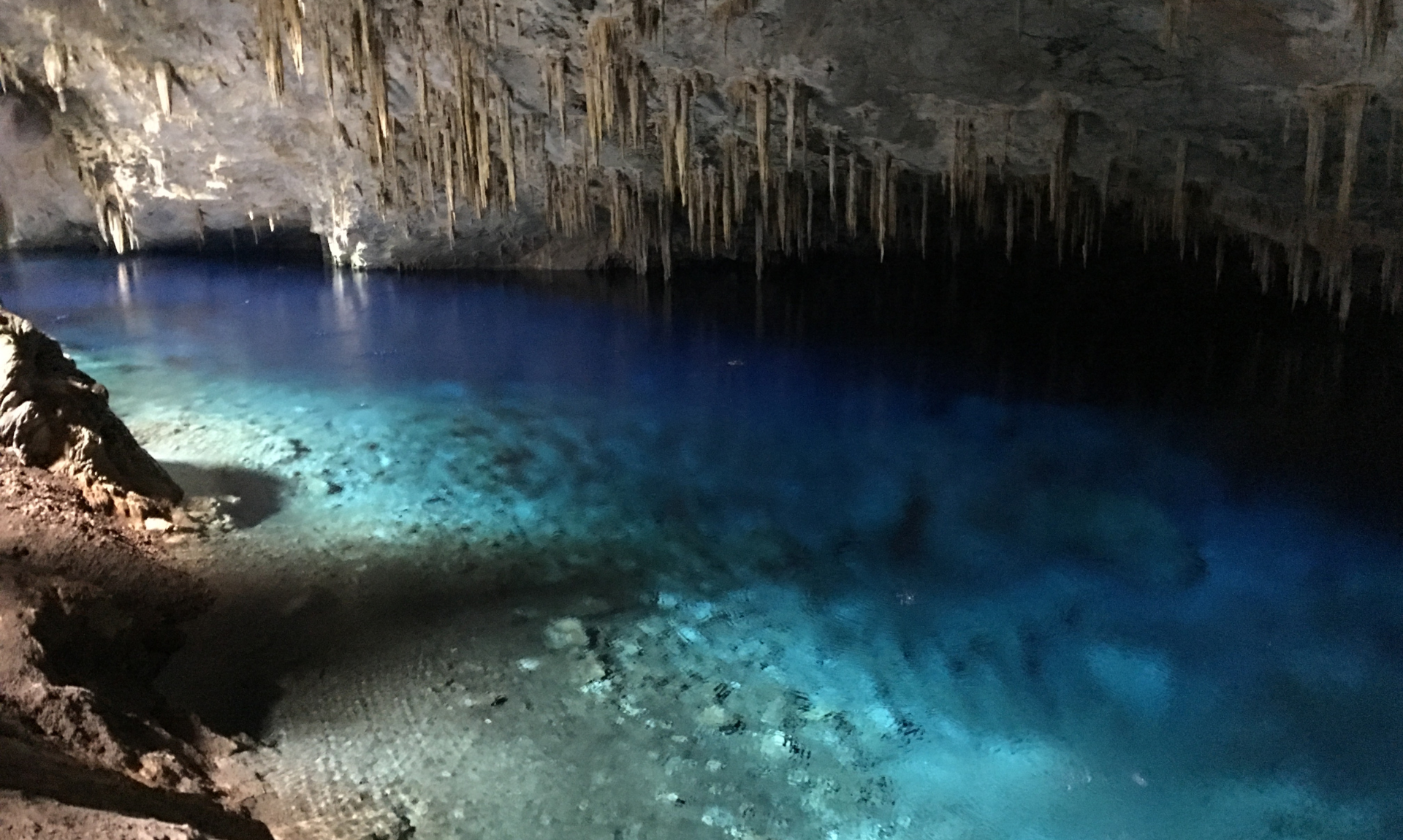 Bonito lago azul de brazil